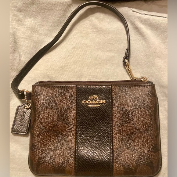 3 Pc. Dooney & Bourke purse, Tan& brown wristlet, Pink & tan wristlet w/o strap - Picture 11 of 13